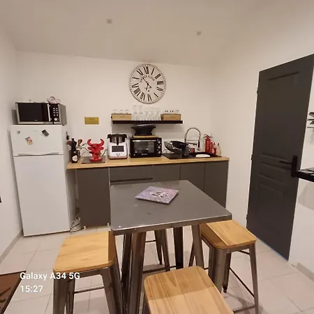 Les Jasmins De Salelles Casa de Férias